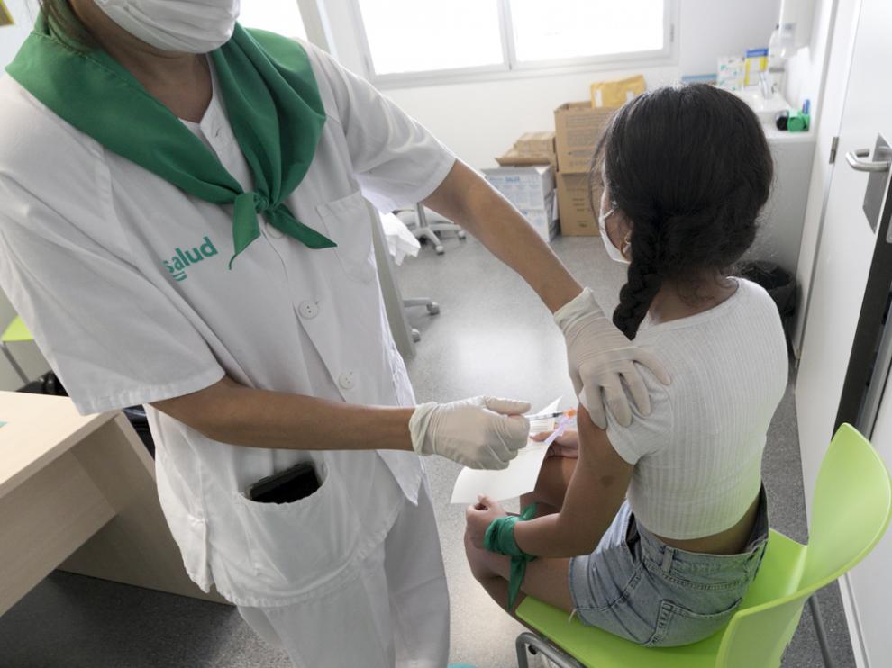 Vacuna contra la covid en el Centro de Salud de Los Olivos, en Huesca ciudad