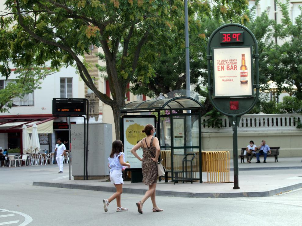 Los termómetros de la capital oscense han registrado durante esta tarde hasta 36 grados.