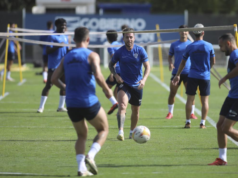 Buffarini podría debutar en partido oficial con el Huesca este viernes.