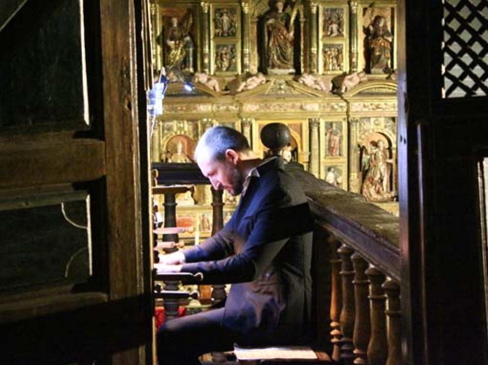 Actuación del organero sevillano en la iglesia de Berdún.