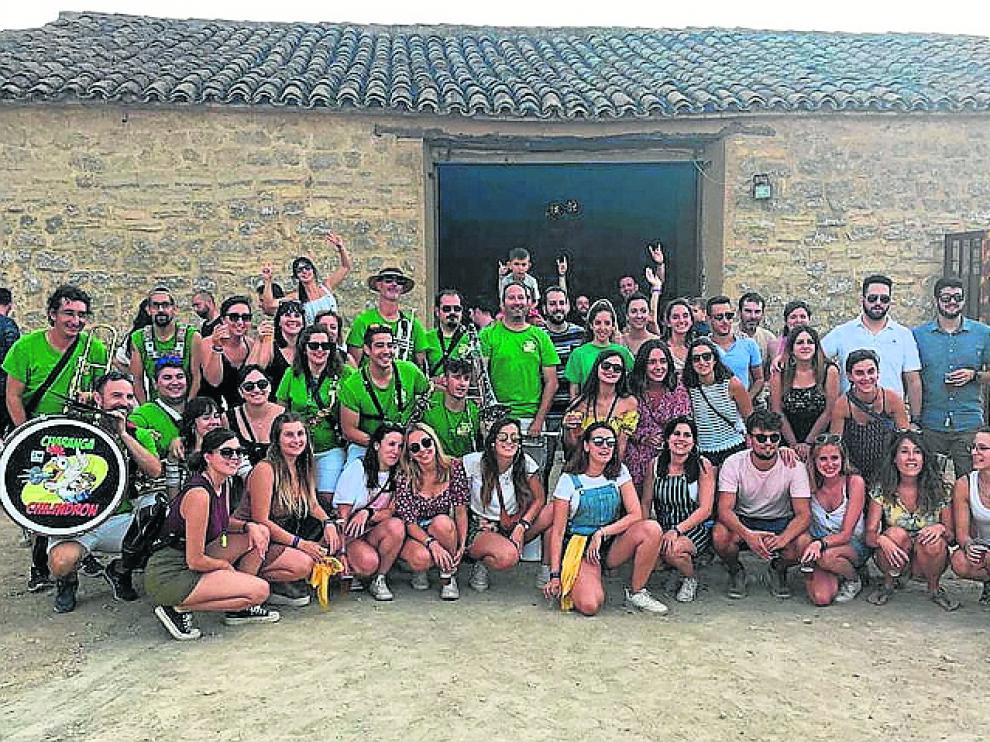 La gente joven de Robres durante las últimas fiestas patronales que se pudieron disfrutar.
