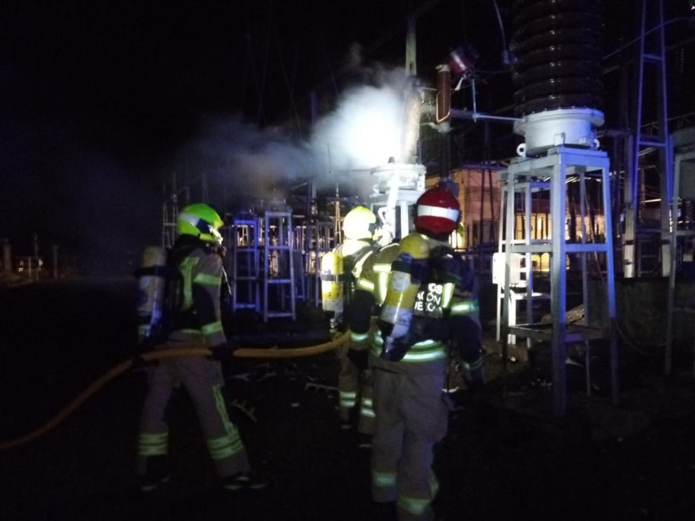 El incendio ha afectado a dos transformadores.