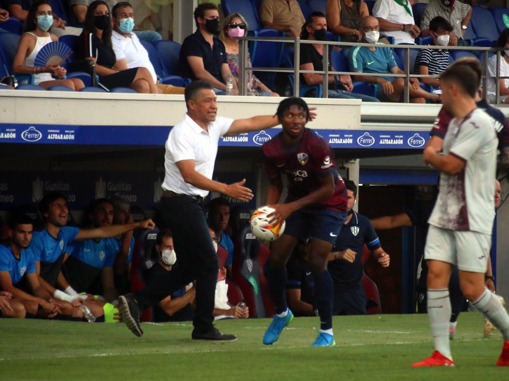 La idea de juego de Ambriz se pudo ver ya en el primer partido de liga.