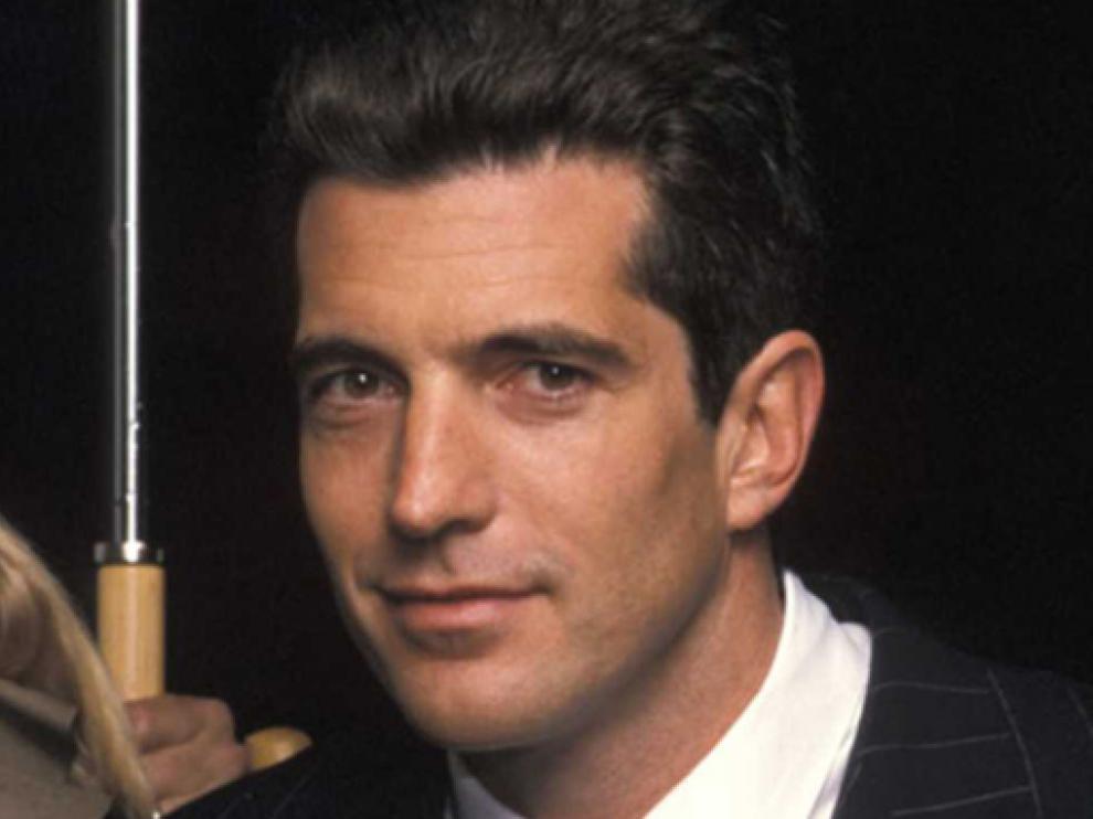 Una de las series contará la historia de amor entre John F. Kennedy Jr. y Carolyn Bessette.