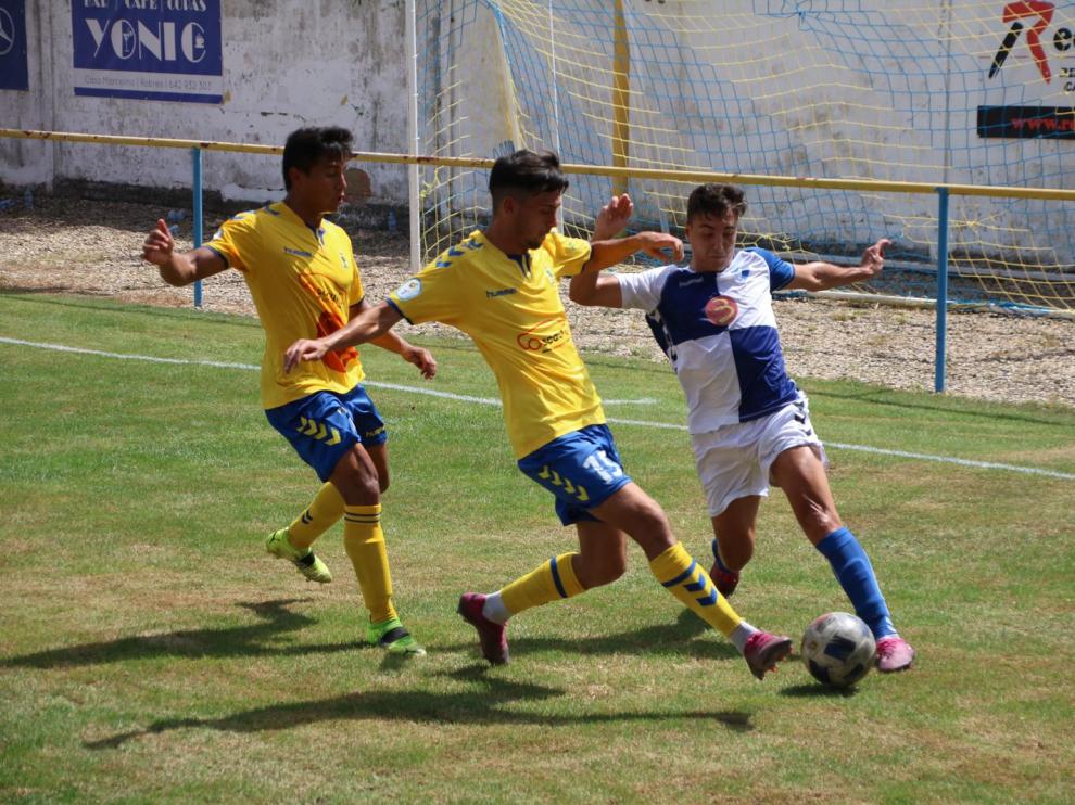 El Club Deportivo Robres derrotó al C.D. Ebro por 2-1 en el estadio “San Blas” con dos goles de Cristian y Marc.
