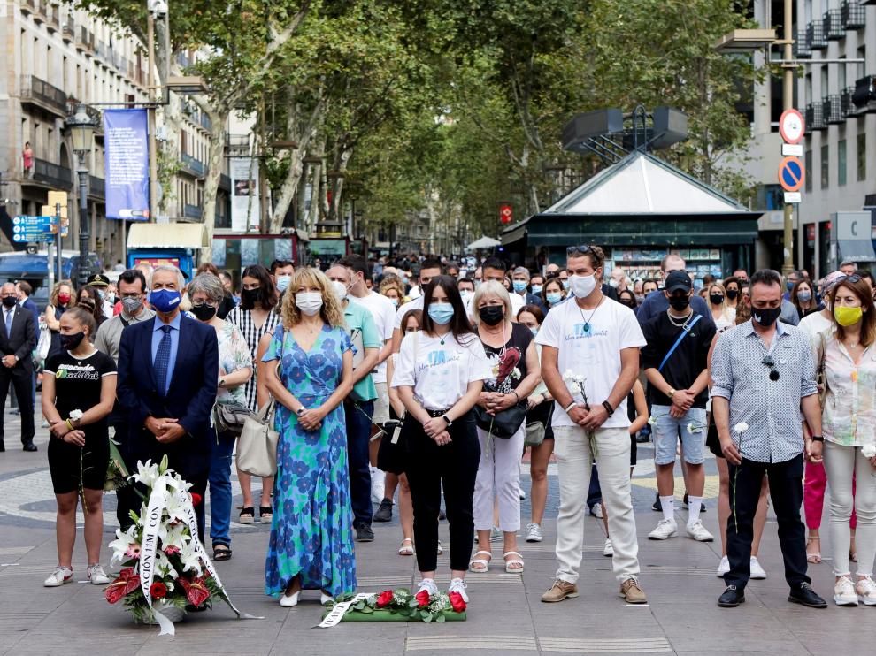Familiares de las víctimas de 17A durante el homenaje de este martes