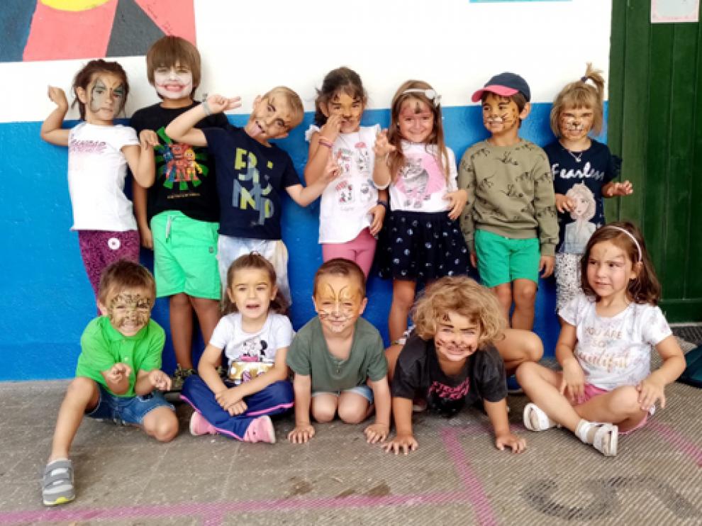 No han faltado los talleres de pintura de cara en las Escuelas de Verano.