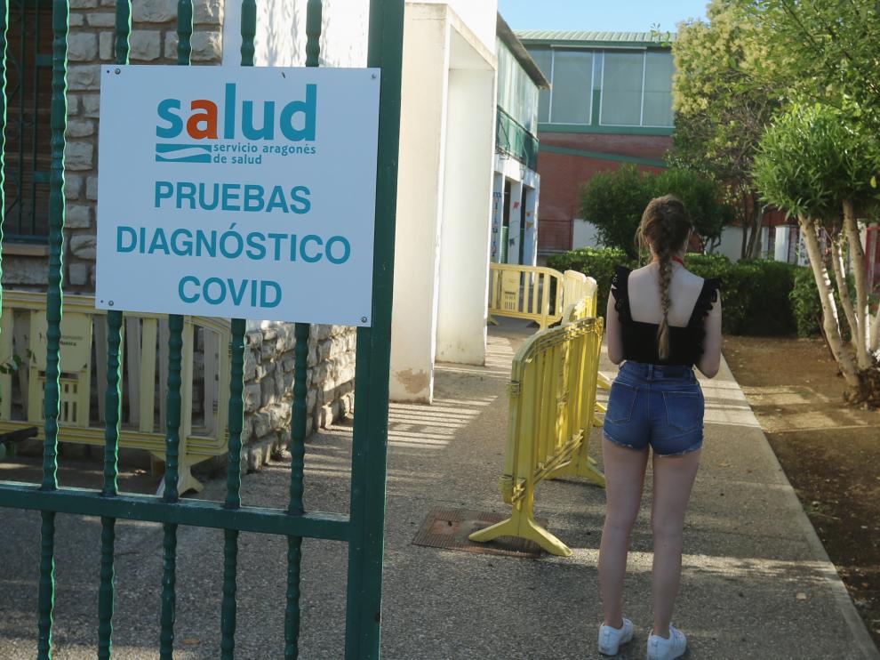Entrada para la realización de pruebas PCR en el Centro de Salud Los Olivos.