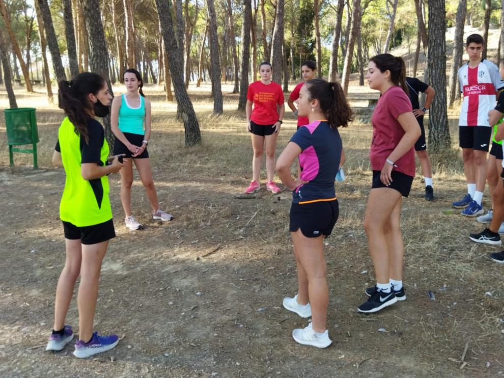 Trabajo físico en el Cerro de San Jorge para los jugadores del club.