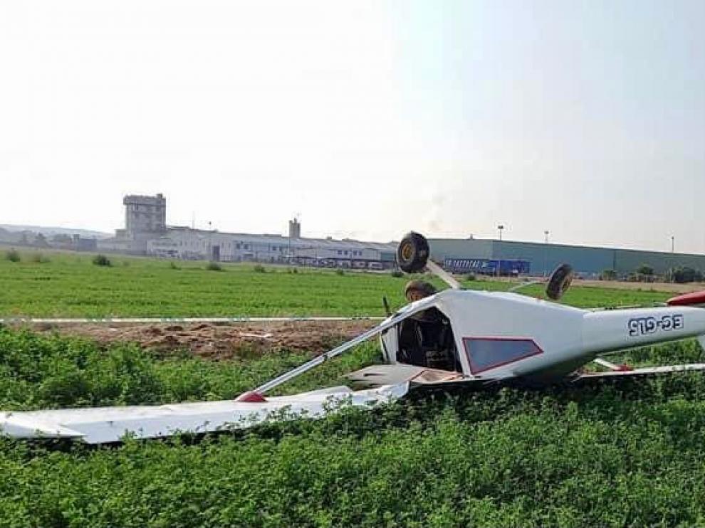 Así quedó la avioneta tras el aterrizaje de emergencia