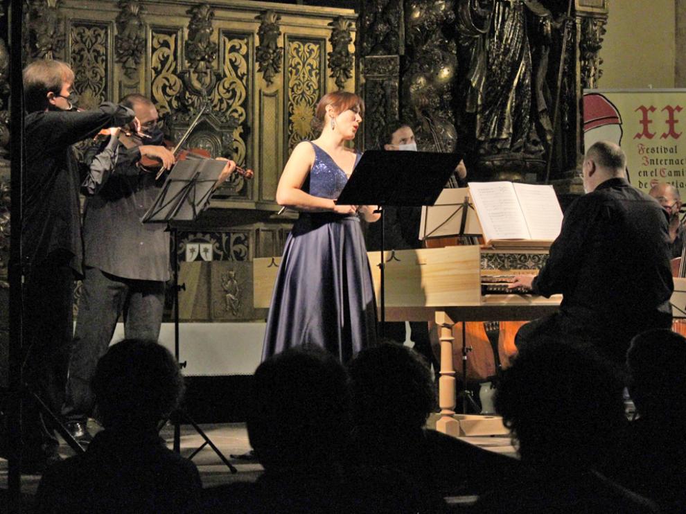 Eugenia Boix y Al Ayre Español en su concierto en la iglesia del Carmen de Jaca