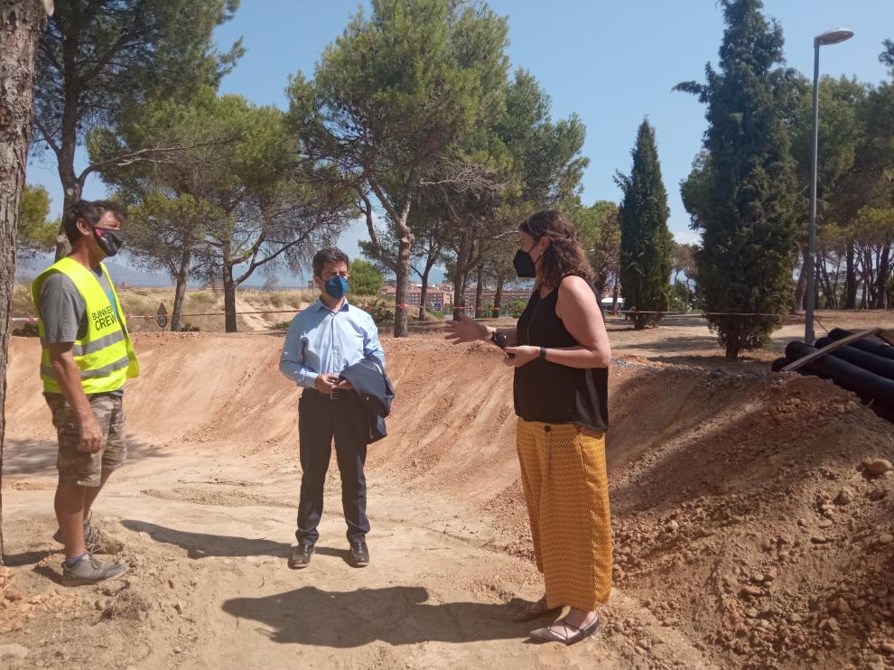El alcalde de Huesca y la concejala de Urbanismo han visitado las obras que marchan según lo previsto