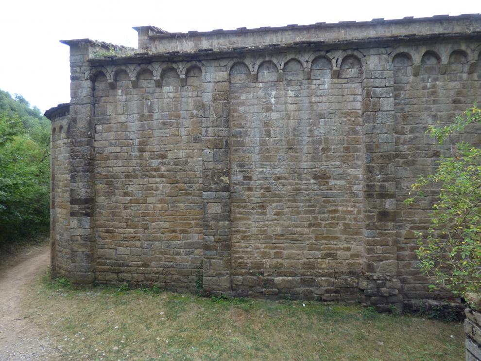 Muro del Monasterio de Obarra en el que se realizó la pintada