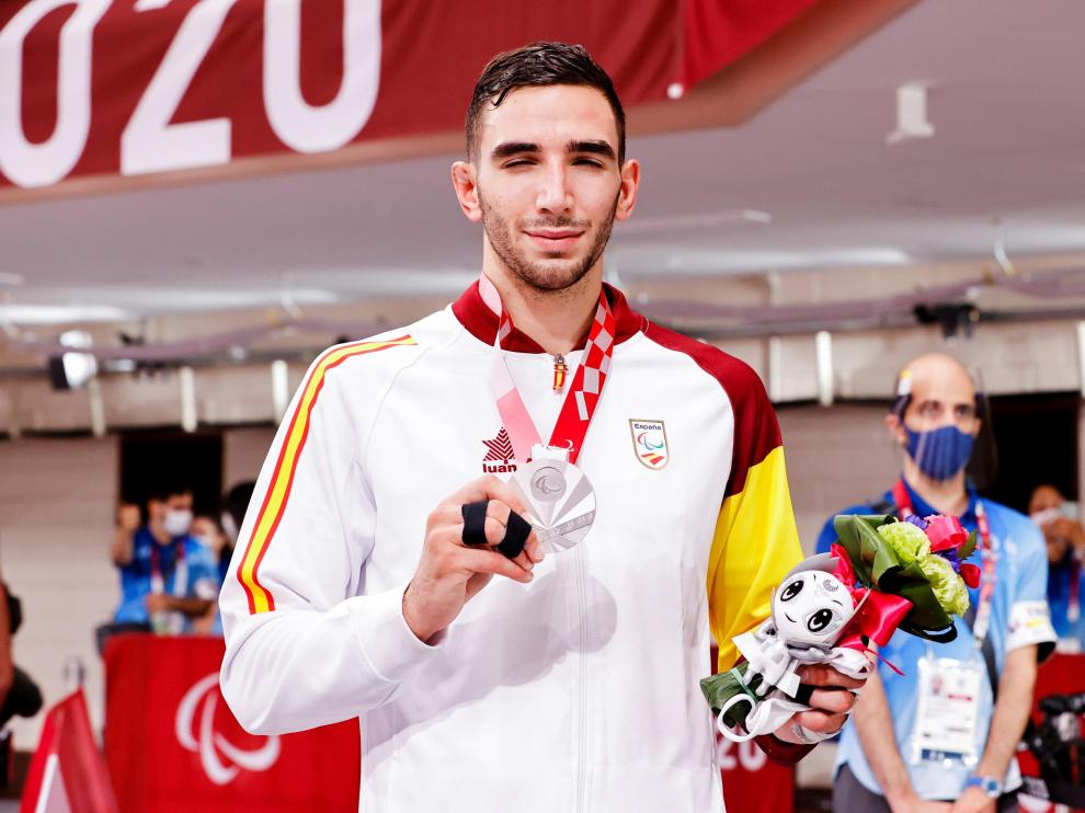 Sergio Ibáñez, con su medalla de plata en Tokio.