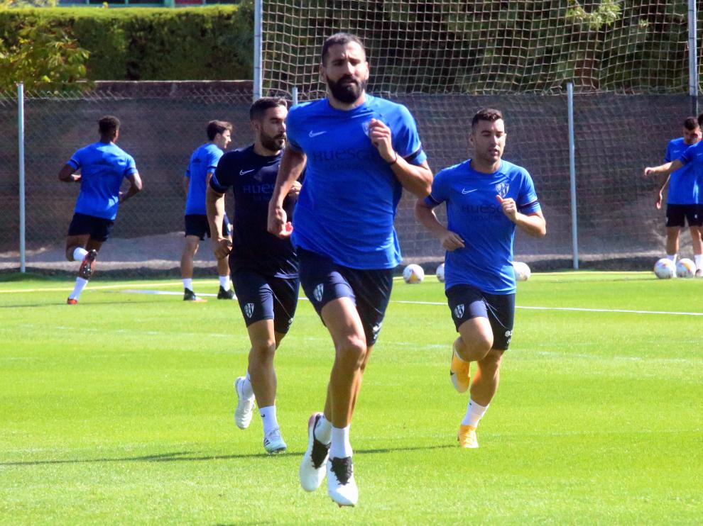 El Huesca busca una salida a Siovas y Borja García.
