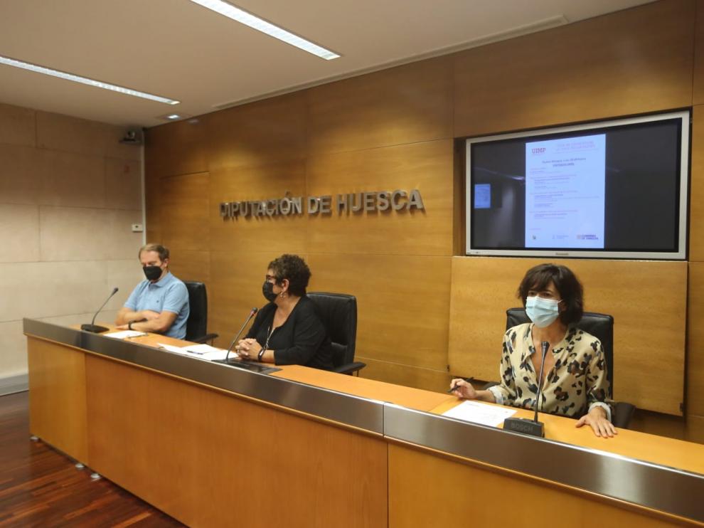 Carmen Lumbierres presenta el programa de los cursos de verano de la sede Pirineos de la UIMP