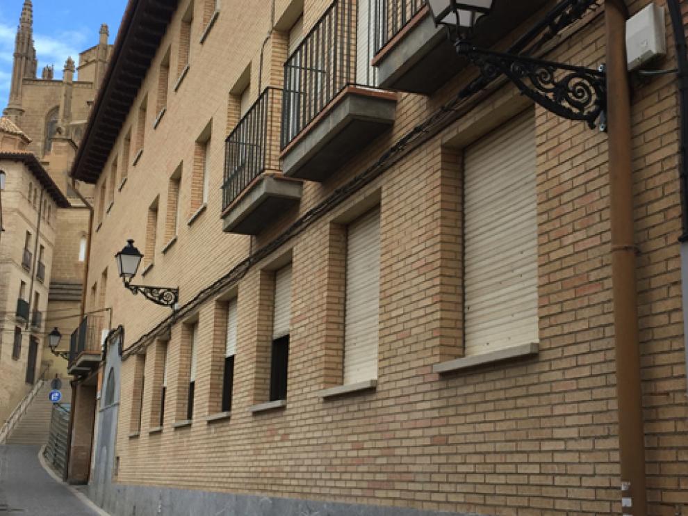Imagen de la fachada del Centro de Adultos.