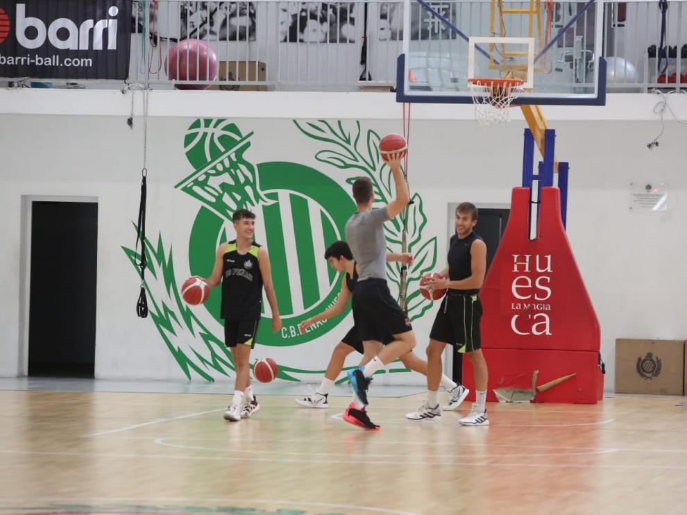 Los jugadores peñistas, en el Center en su primer entrenamiento