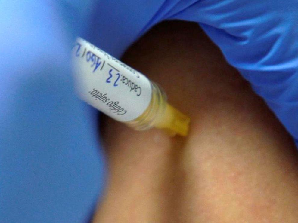 Imagen durante una inoculación de vacuna contra la covid