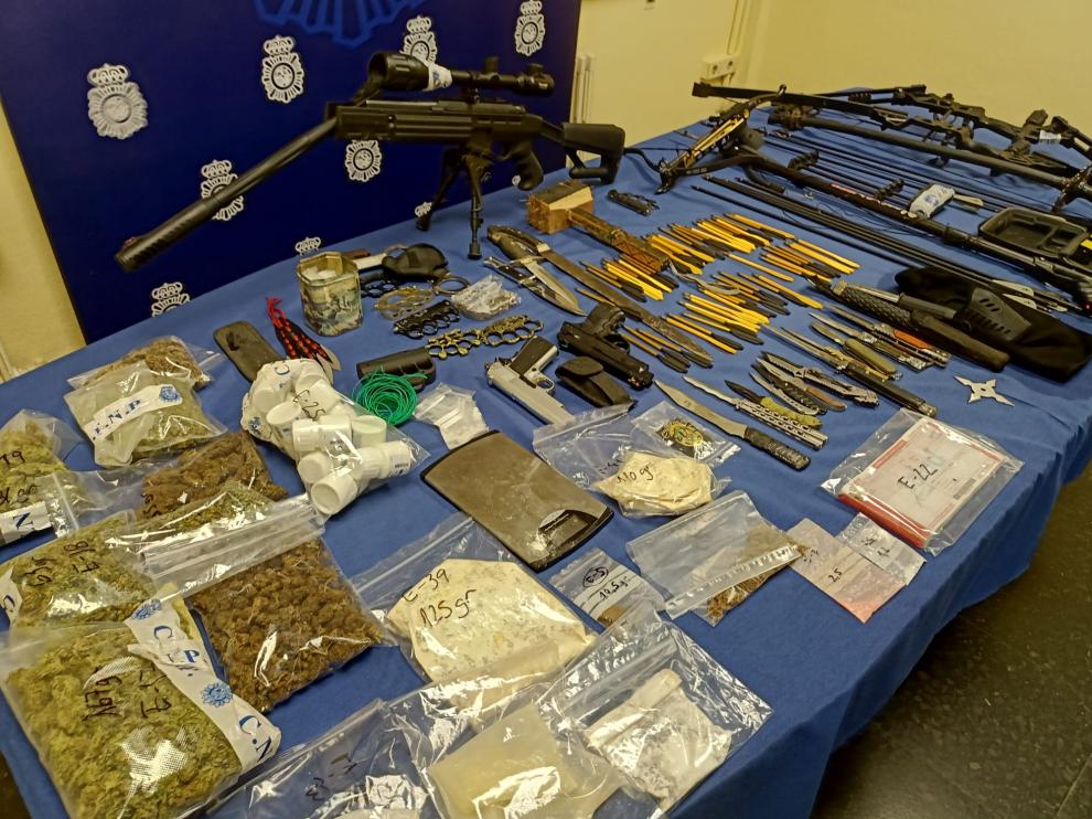 Material encontrado en el registro del domicilio del detenido.