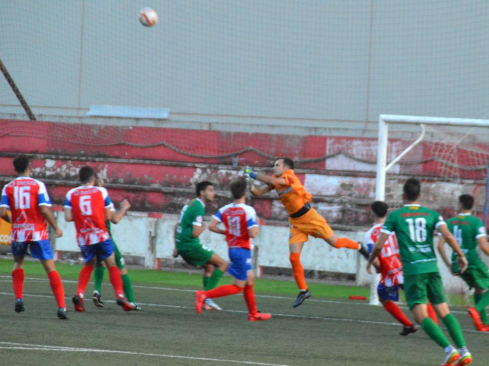El Atlético Monzón tuvo opciones de llevarse el triunfo