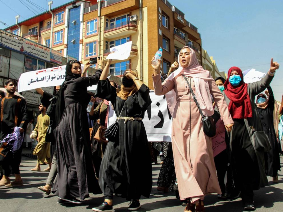 Mujeres afganas en las protestas convocadas ayer en Kabul en apoyo a la resistencia.