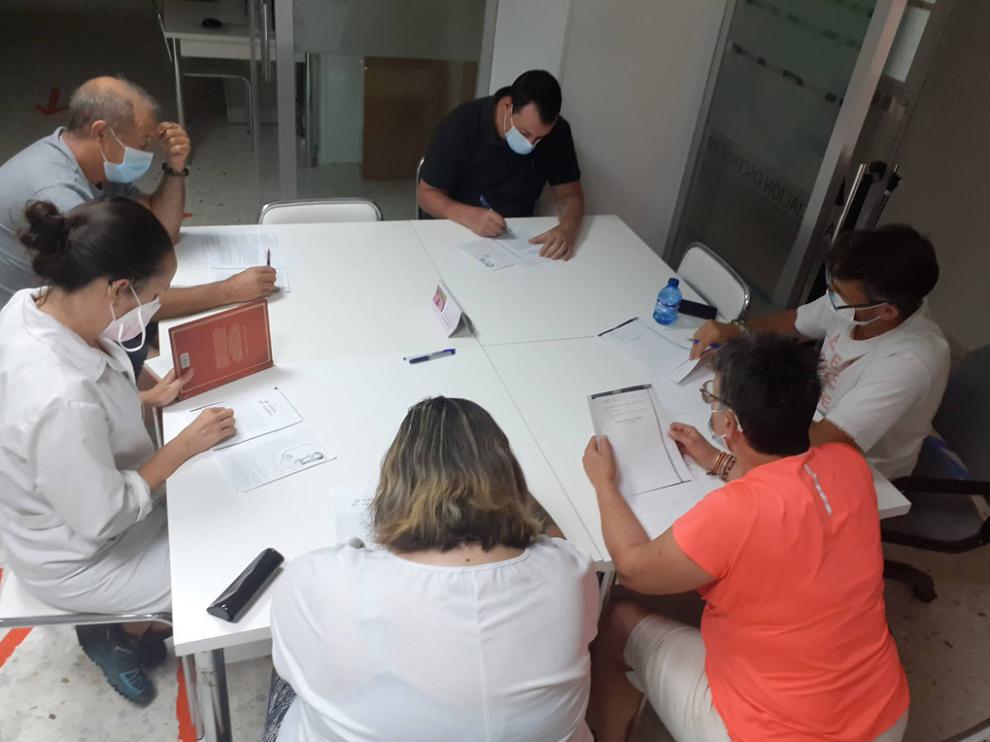Usuarios de Asapme en el Taller de lectura.