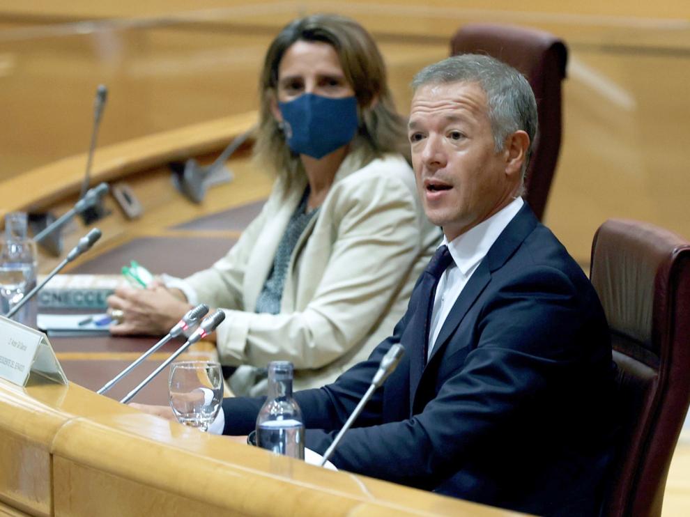 Teresa Ribera y el presidente del Senado, Ander Gil, ayer durante la jornada celebrada en la Cámara Alta