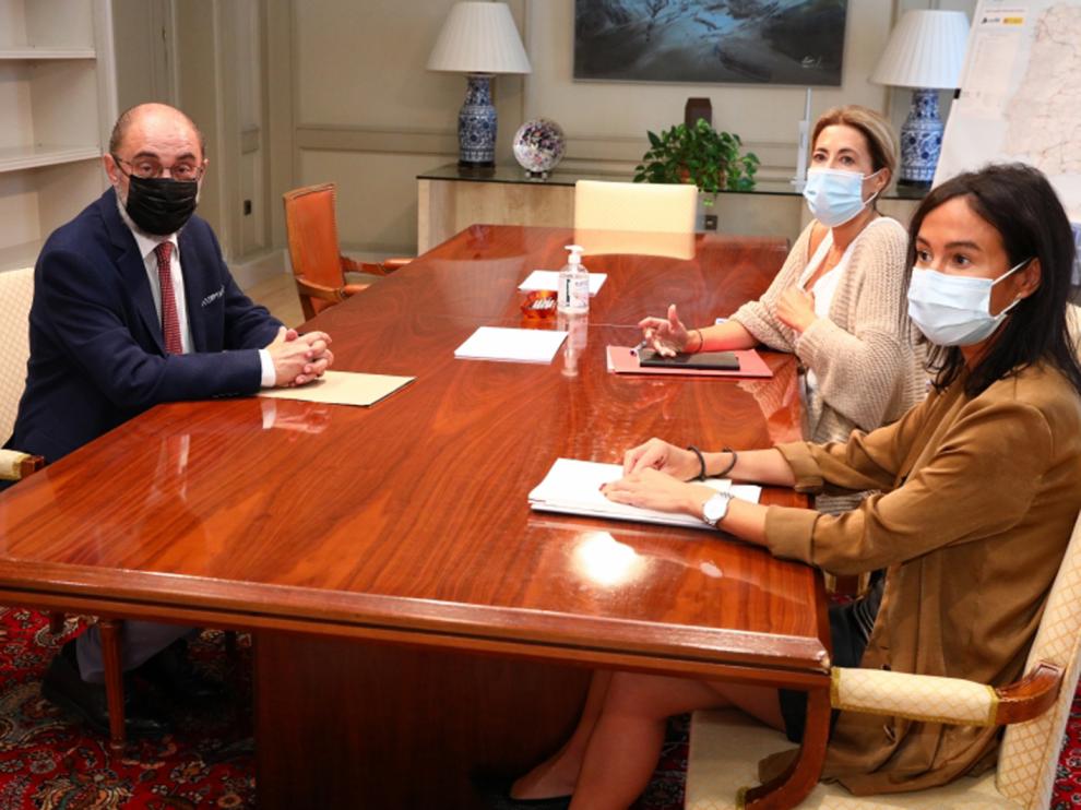 Javier Lambán reunido con Raquel Sánchez e Isabel Pardo de Vera