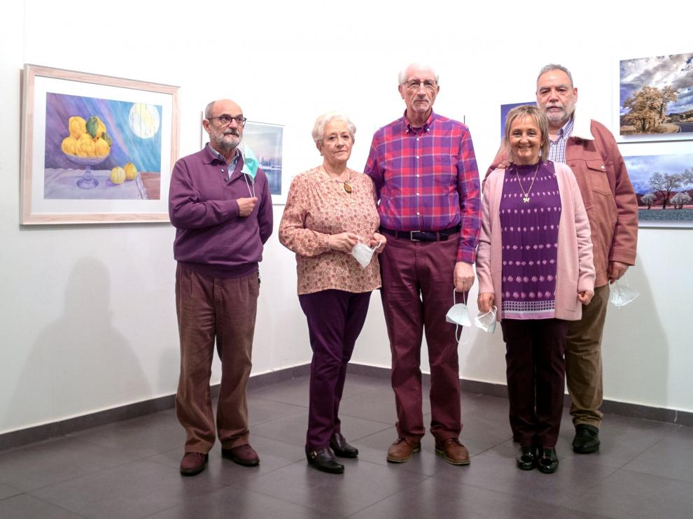 Javier Villagrasa, Carmen Pemán, Mariano Royo, Rosa Pemán y Miguel Ángel Ansón, junto a algunas de sus obras.