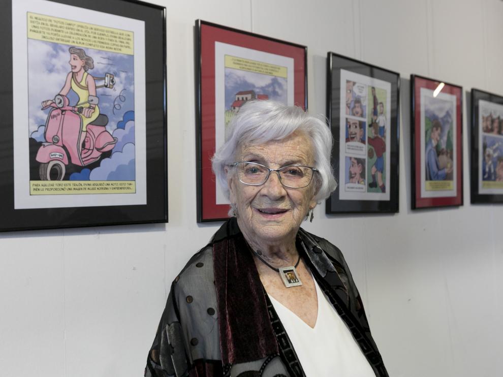 Divina Campo, este viernes, en la exposición que le homenajea en el Centro Cívico de Huesca