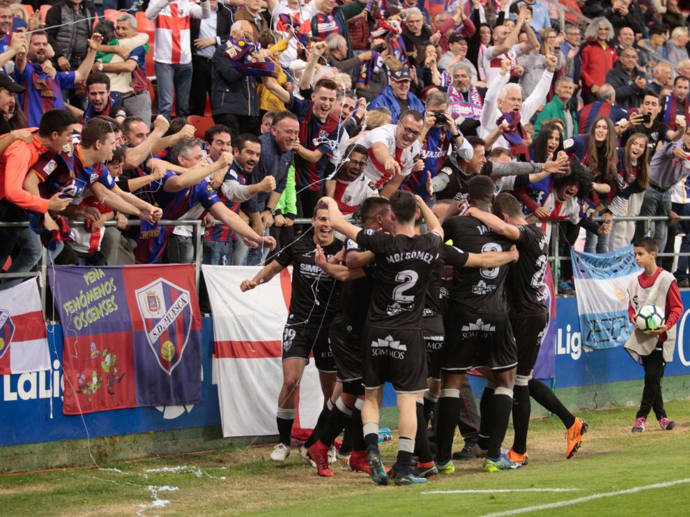 Celebración por todo lo alto en el ascenso de Lugo.