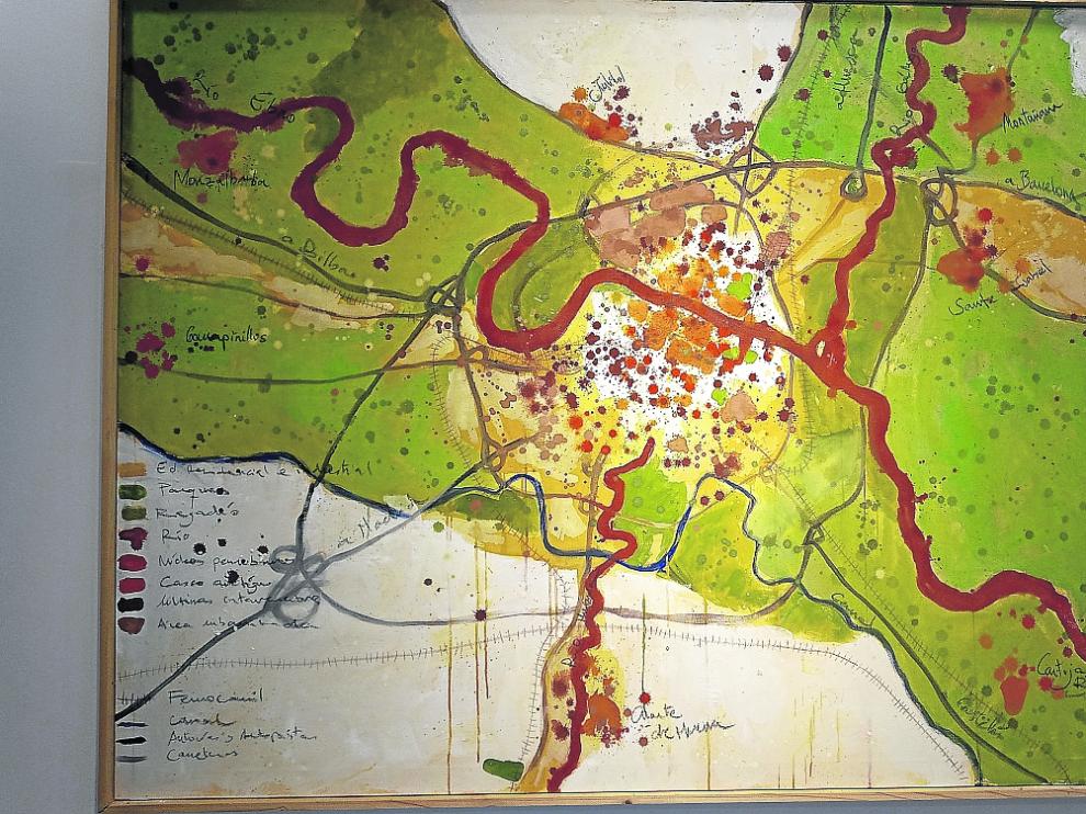 Ayerbe exhibe 74 obras relacionadas con el universo cartográfico, la vegetación, el agua y la atmósfera.
