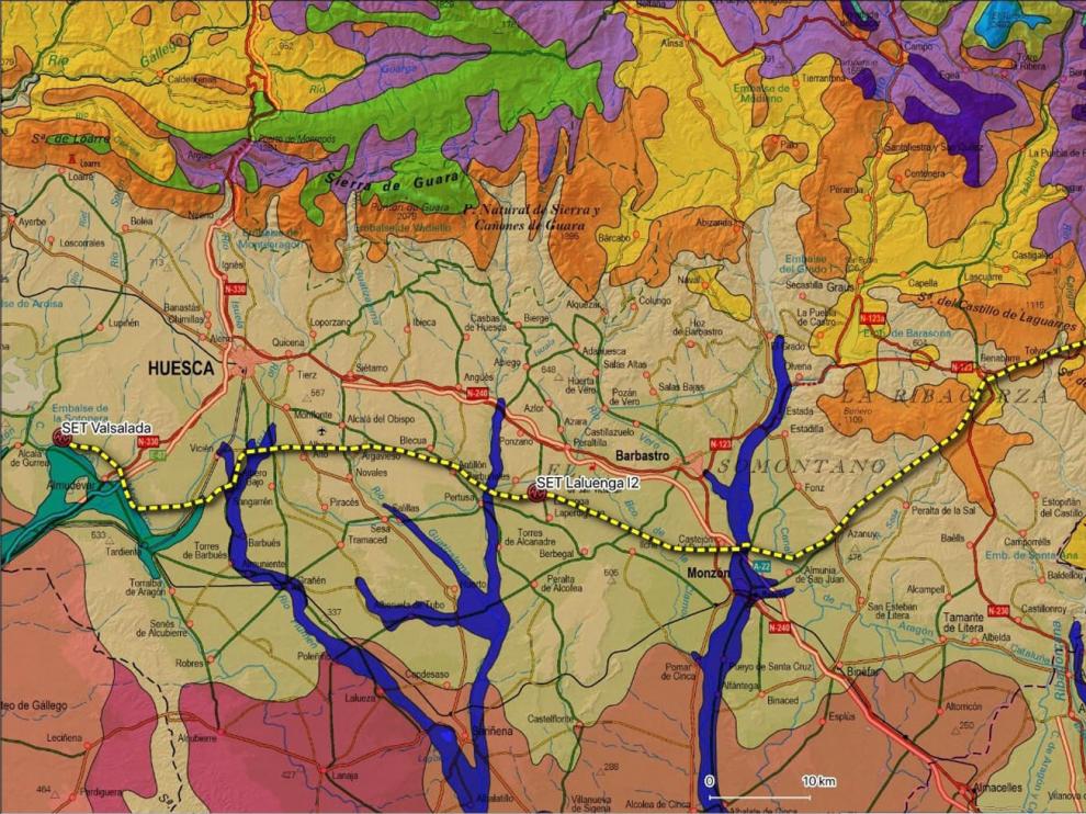 Mapa con parte del trazado de la línea de muy alta tensión Valsalada-Laluenga-Isona, en amarillo.