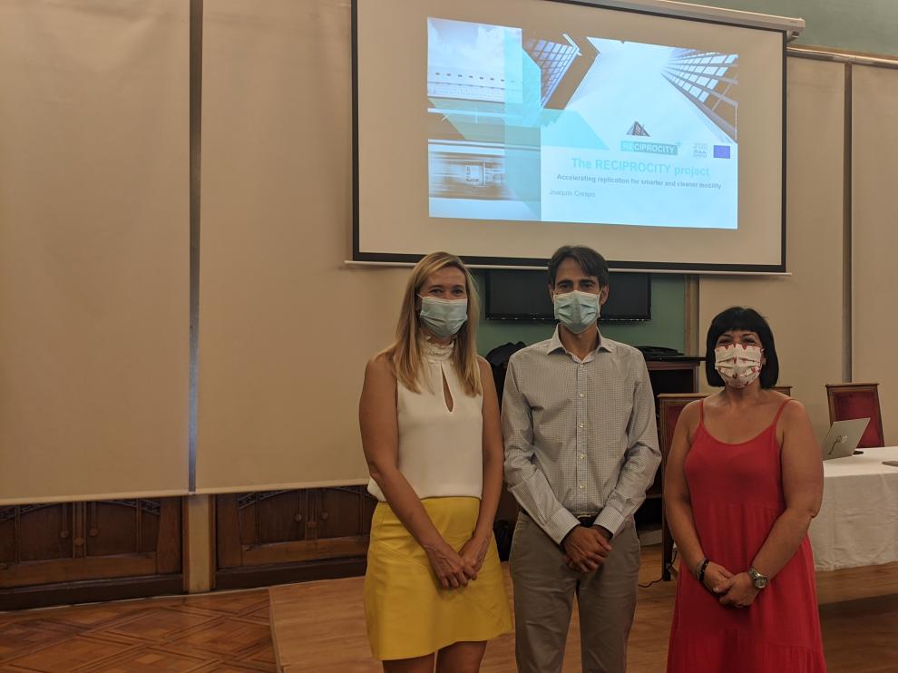 Cristina de la Hera, Joaquín Crespo y Ana Loriente en el Círculo Oscense