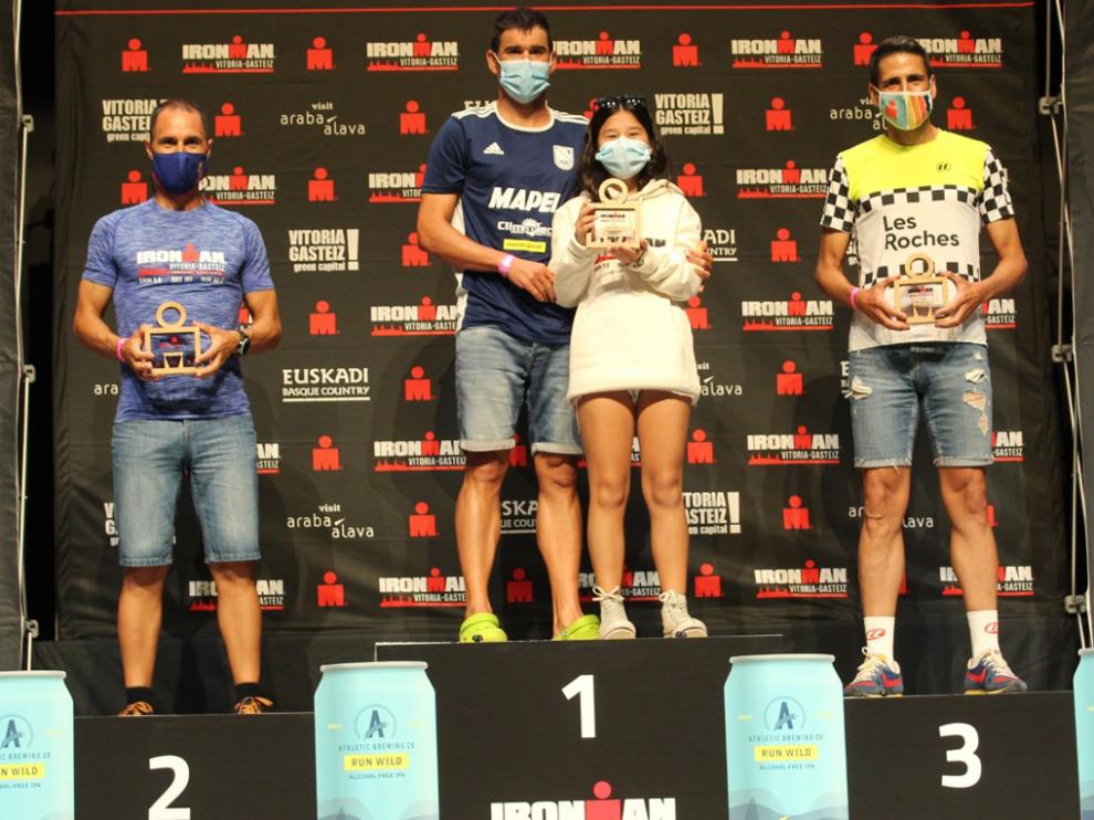 Jorge Abel, en el podio del Ironman de Vitoria.