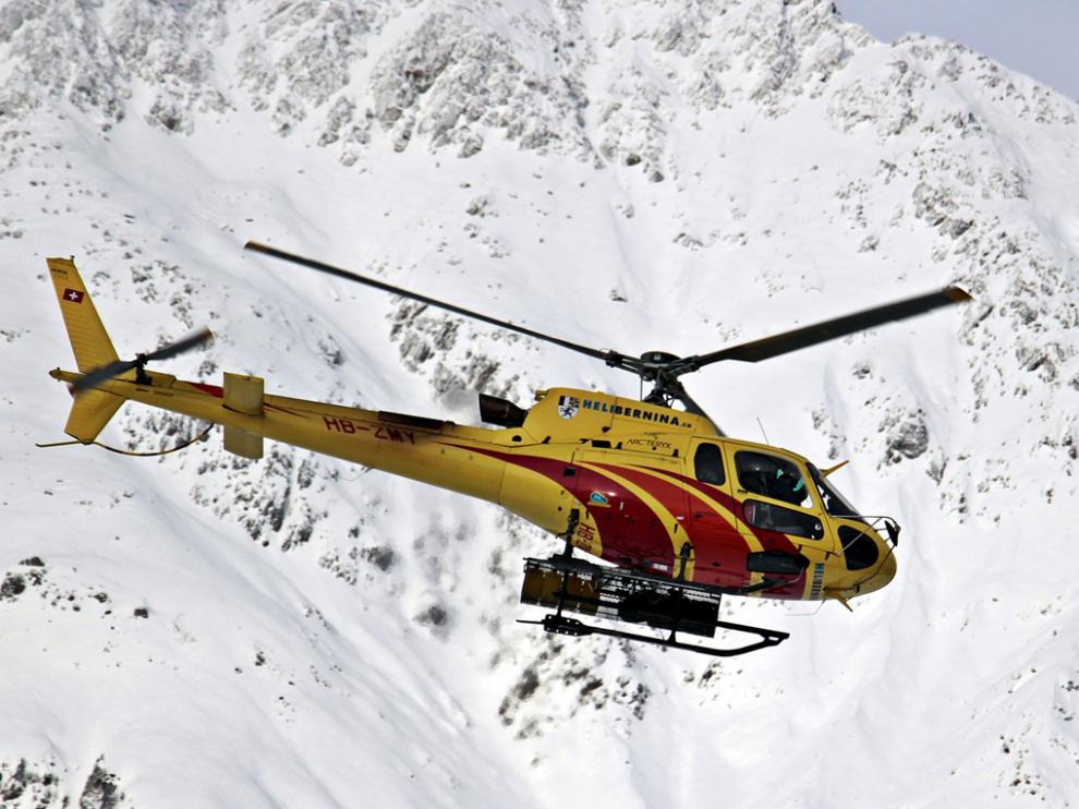 La empresa sube a los usuarios de BTT y esquí en helicóptero hasta las cumbres pirenaicas.