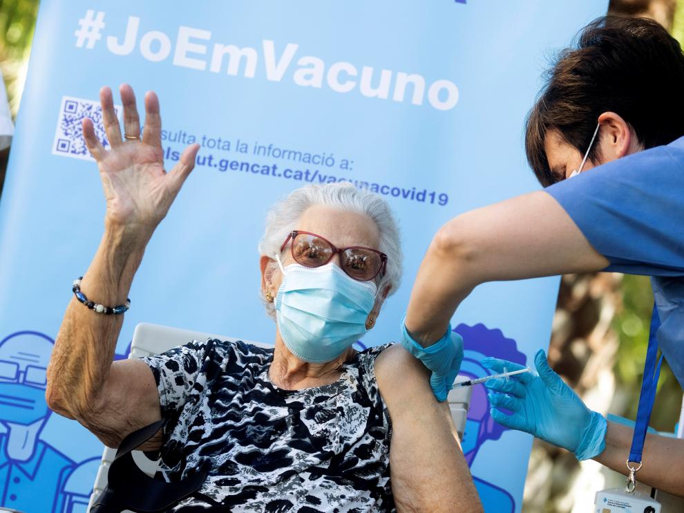 La señora Josefa Pérez recibía la tercera dosis de la vacuna de la covid-19.