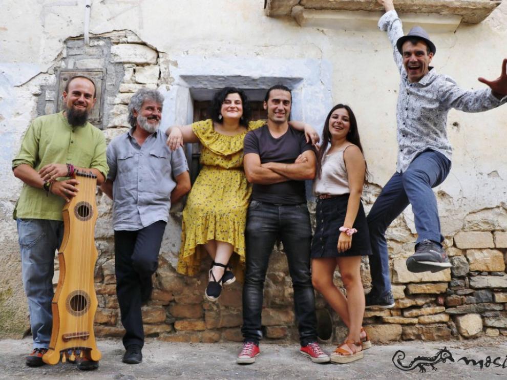Mosicaires abre hoy la programación con sus Músicas recicladas.