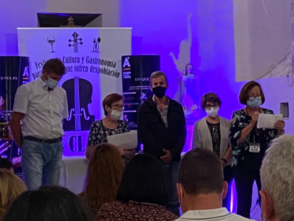 Homenaje a cuatro familias que se resistieron a la expropiación por el embalse de Mediano.