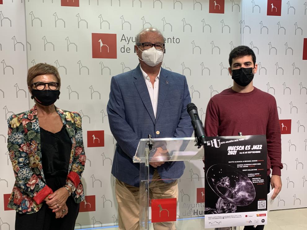 De Pablo, Lasaosa y Esperanza, en la presentación de 'Huesca es Jazz'.