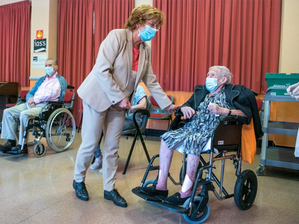 María Victoria Broto durante su visita a la residencia en la jornada del pasado lunes.