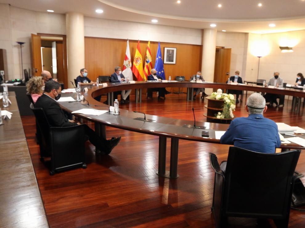 Imagen de la reunión mantenida este martes en la Diputación Provincial de Huesca