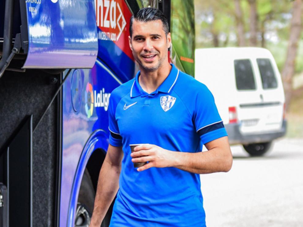 Andrés sonríe momentos antes de subir al bus para viajar a San Sebastián.