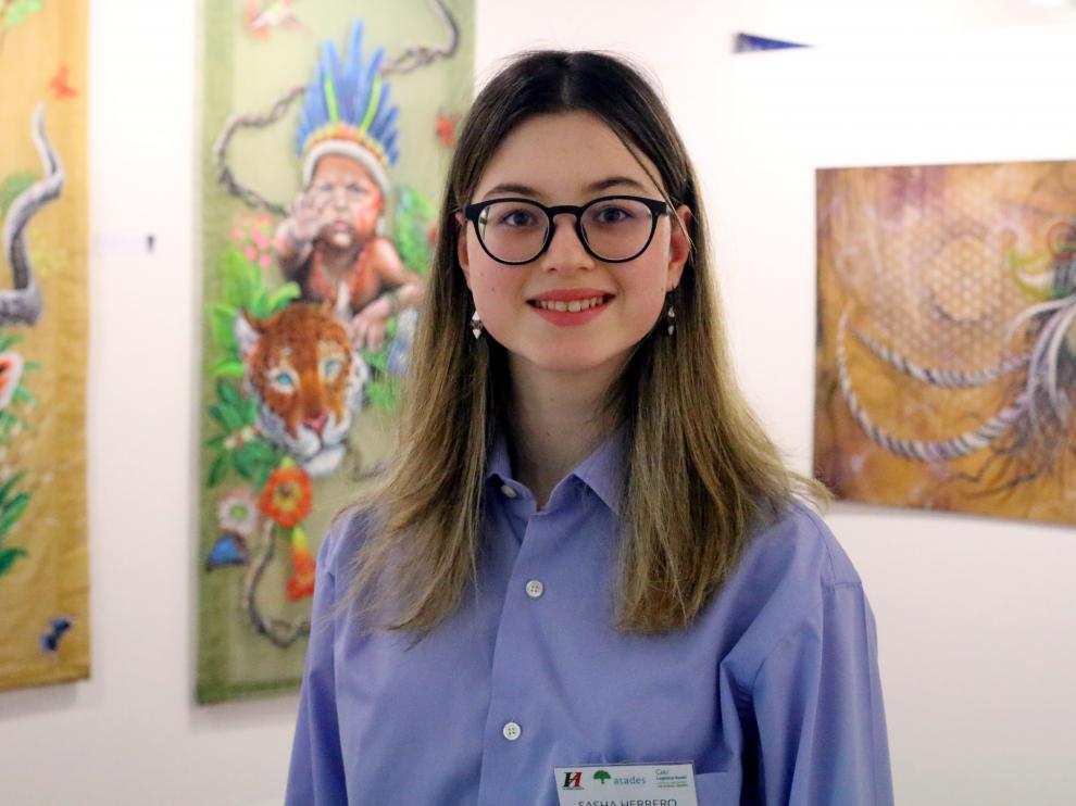 Sasha Herrero durante su jornada de trabajo en la sala de exposiciones en la plaza Concepción Arenal.