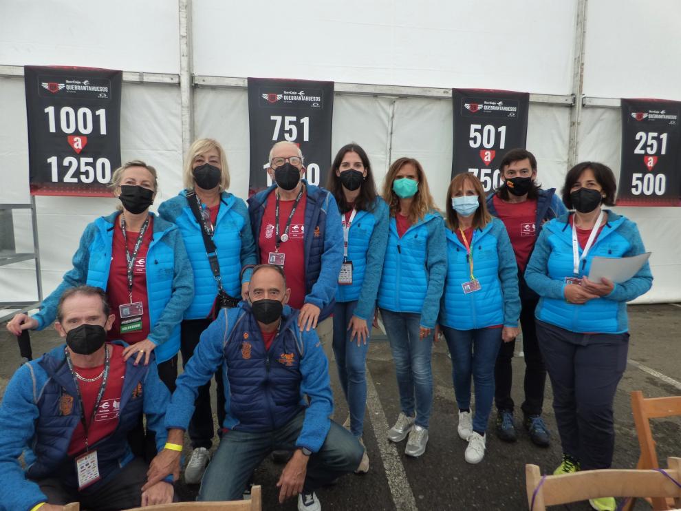 Voluntarios de la Quebrantahuesos y Treparriscos.