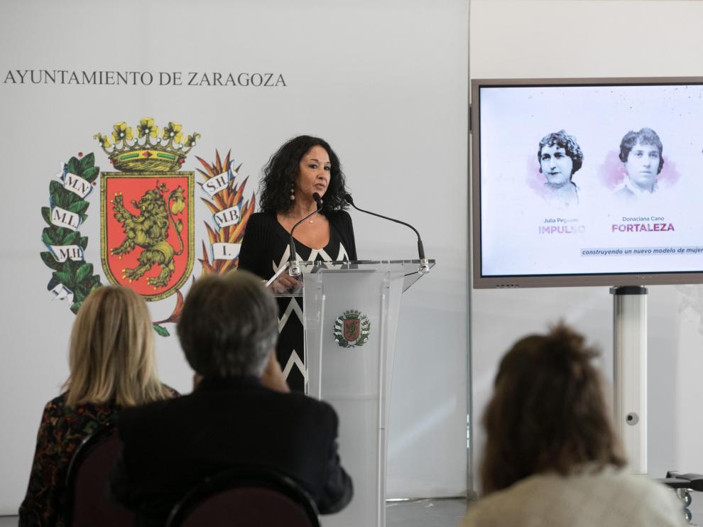 Magdalena Lasala en la presentación de su libro en el Ayuntamiento de Zaragoza.
