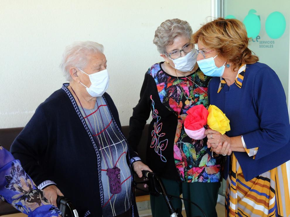 La consejera de Ciudadanía y Derechos Sociales, María Victoria Broto, ha visitado la residencia municipal “María Antonia Brusau” de Tardienta