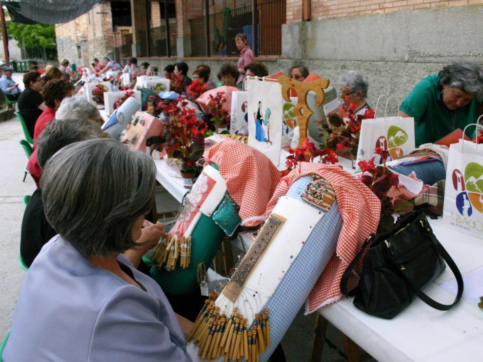Naval enraíza “pasado y presente” y “cómo las mujeres llevan tejiendo y cuidando esa memoria”.