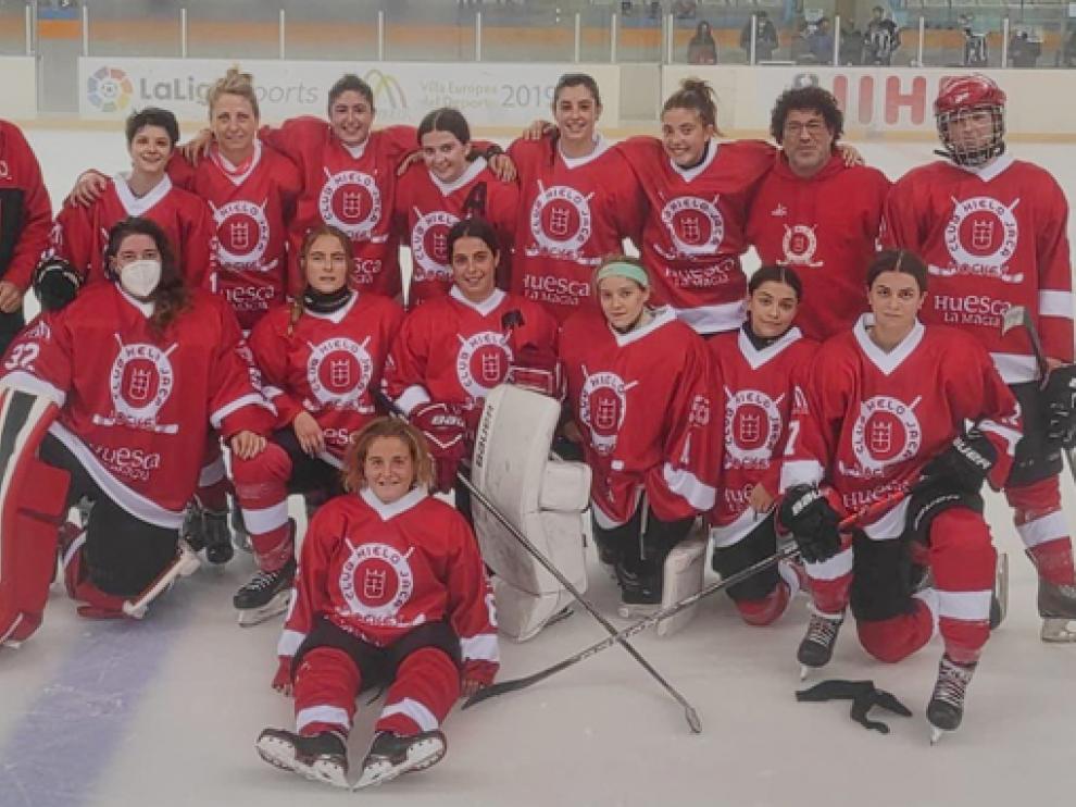 Equipo femenino del Club de Hielo Jaca